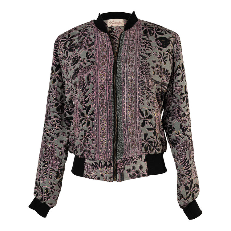 chaqueta bomber estampada mujer, bomber boho chic, chaqueta ligera polar, bomber new saari, chaqueta bohemia otoño invierno, bomber estampada casual, chaqueta arena formentera, bomber oversize mujer