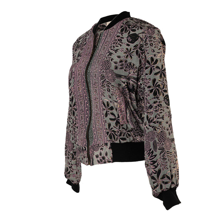 chaqueta bomber estampada mujer, bomber boho chic, chaqueta ligera polar, bomber new saari, chaqueta bohemia otoño invierno, bomber estampada casual, chaqueta arena formentera, bomber oversize mujer