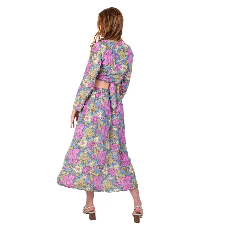 set mili jardin floral, conjunto bohemio mujer, conjunto falda larga flores, top cruzado manga larga, ropa bohemia floral, new saari, conjunto primavera verano, moda boho chic, ropa de playa colorida, arena formentera