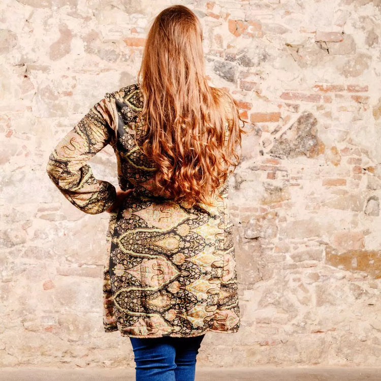 abrigo bohemio mujer · abrigo largo estampado · abrigo ligero otoño invierno · abrigo elegante boho chic · abrigo versátil mujer · abrigo de entretiempo · abrigo estilo bohemio chic