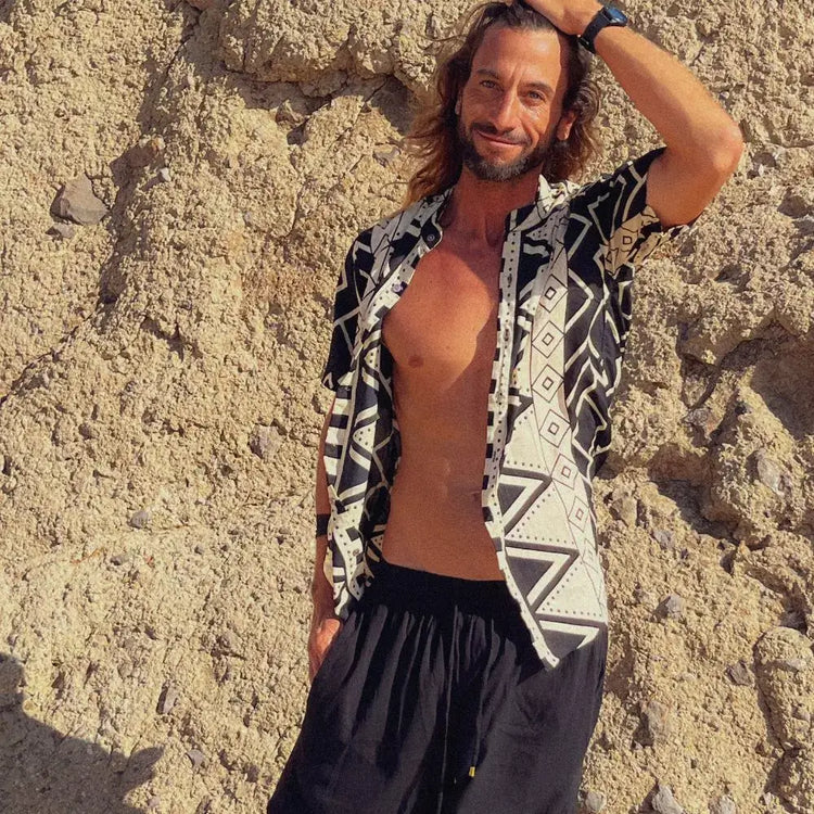 camisa hombre tribal, camisa rayón estampada, camisa bohemia hombre, camisa ligera verano, camisa cuello mao hombre, camisa Amazon Arena Formentera.