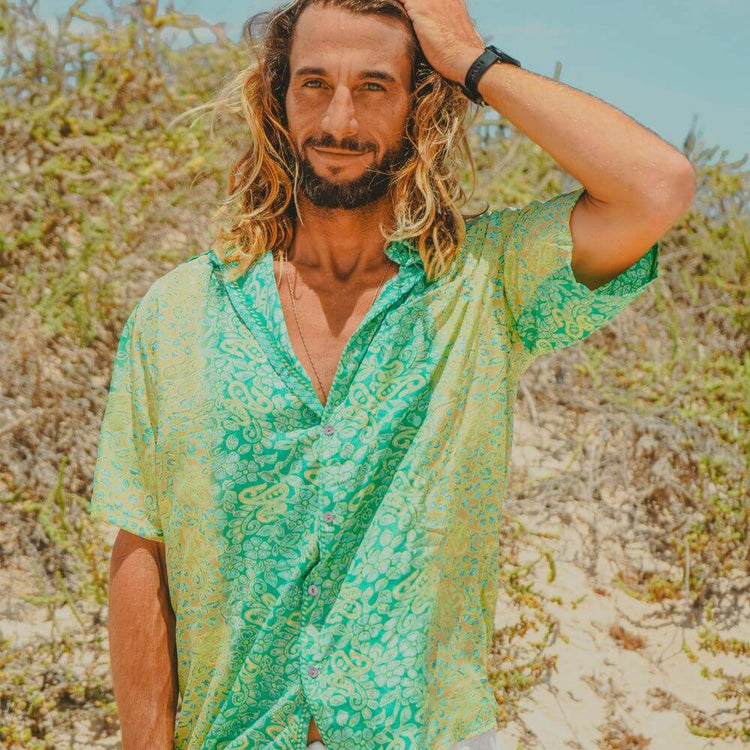 camisa hombre new saari, camisa bohemia hombre, camisa ligera verano hombre, camisa estampada hombre, moda masculina ibicenca, camisa de playa hombre, ropa boho chic hombre, camisa oversize hombre, camisa fresca hombre, camisas arena formentera, moda verano hombre, camisa elegante casual hombre, camisa fluida hombre