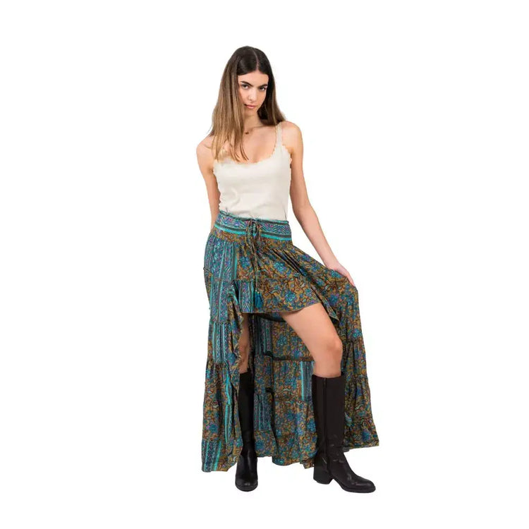 Arena Formentera falda asimétrica bohemia en New Saari con volantes y estampado azul y marrón para mujer