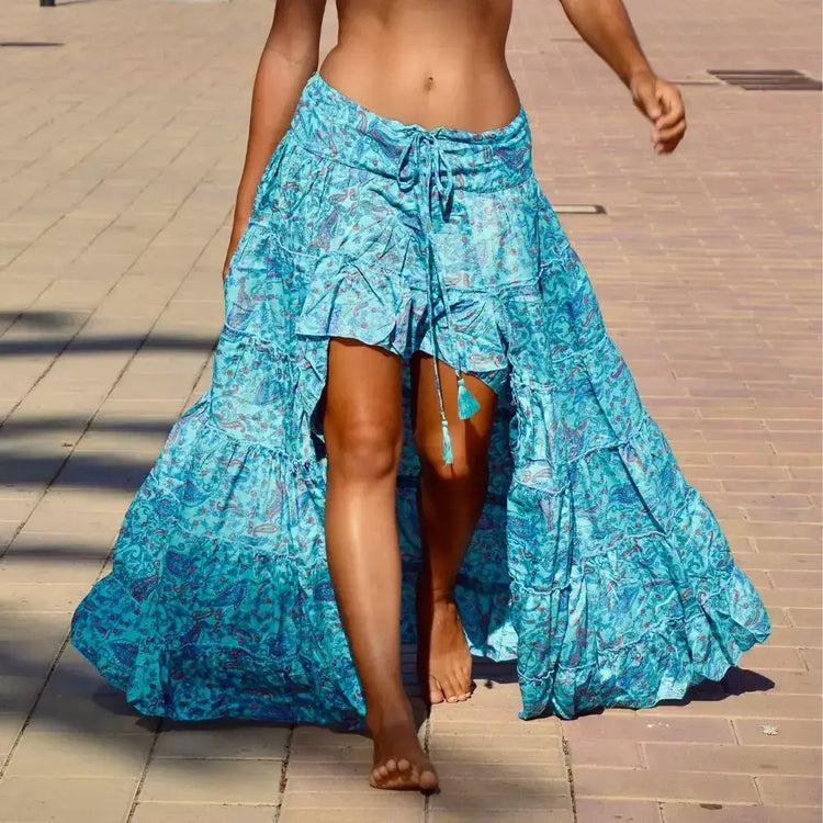 Arena Formentera falda asimétrica bohemia en New Saari con volantes y estampado azul turquesa para mujer