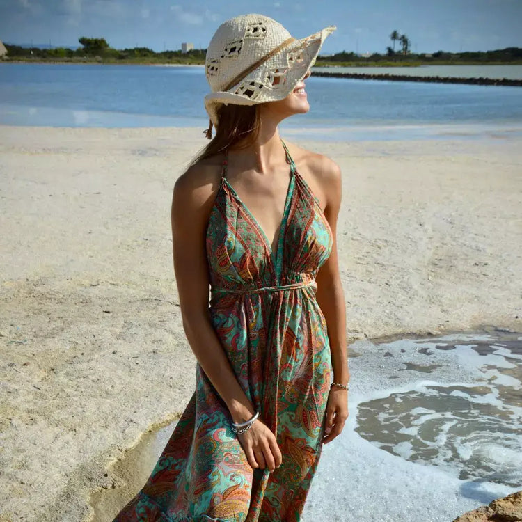 vestido Uma, vestido largo amarillo, vestido bohemio Arena Formentera, vestido Kharma Arena Formentera, vestido de tiras ajustables, vestido verano mujer, vestido playa elegante, vestido talla única, vestido fluido amarillo, vestido estampado artesanal, vestido New Saari, vestido inspirado en seda india, vestido versátil de verano, vestido ligero y fresco, vestido boho chic mujer, vestido playa bohemio, vestido largo patchwork, vestido bohemio mujer, vestido verano boho chic, vestido playa largo, vestido fl