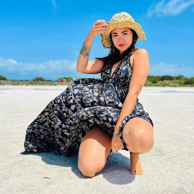 vestido Uma, vestido largo amarillo, vestido bohemio Arena Formentera, vestido Kharma Arena Formentera, vestido de tiras ajustables, vestido verano mujer, vestido playa elegante, vestido talla única, vestido fluido amarillo, vestido estampado artesanal, vestido New Saari, vestido inspirado en seda india, vestido versátil de verano, vestido ligero y fresco, vestido boho chic mujer, vestido playa bohemio, vestido largo patchwork, vestido bohemio mujer, vestido verano boho chic, vestido playa largo, vestido fl