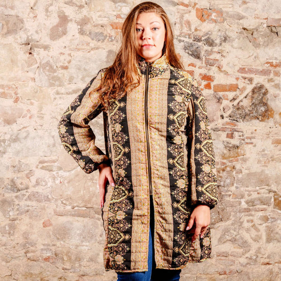 abrigo bohemio mujer · abrigo largo estampado · abrigo ligero otoño invierno · abrigo elegante boho chic · abrigo versátil mujer · abrigo de entretiempo · abrigo estilo bohemio chic