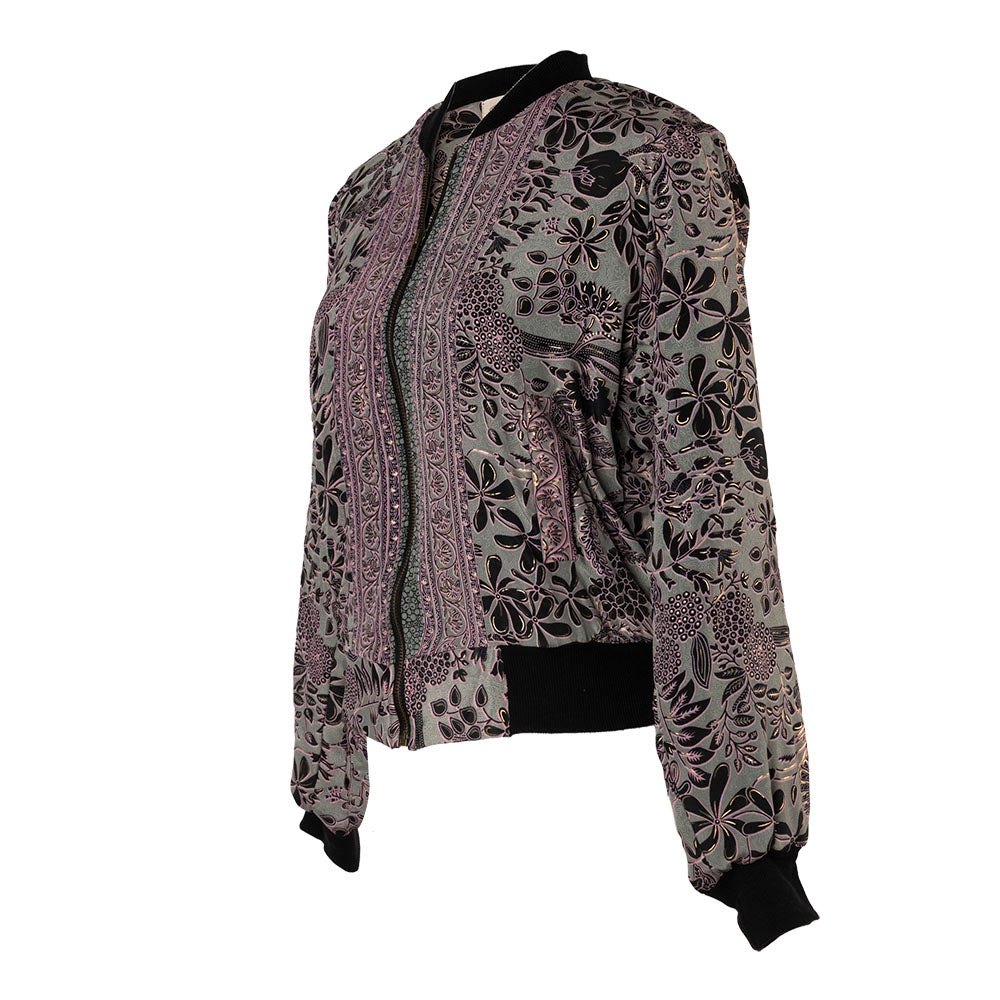 chaqueta bomber estampada mujer, bomber boho chic, chaqueta ligera polar, bomber new saari, chaqueta bohemia otoño invierno, bomber estampada casual, chaqueta arena formentera, bomber oversize mujer