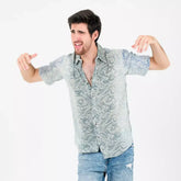 camisa hombre new saari, camisa bohemia hombre, camisa ligera verano hombre, camisa estampada hombre, moda masculina ibicenca, camisa de playa hombre, ropa boho chic hombre, camisa oversize hombre, camisa fresca hombre, camisas arena formentera, moda verano hombre, camisa elegante casual hombre, camisa fluida hombre