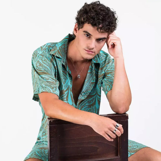 Camisa  estamapdo flores verde, Santi