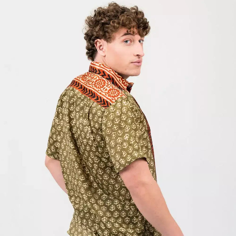 camisa imitación seda de manga corta hombre arena Formentera