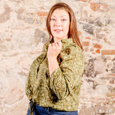 camisa  con botones de mangas largas con cuello clásico y cintura ajustable mujer arena formentera