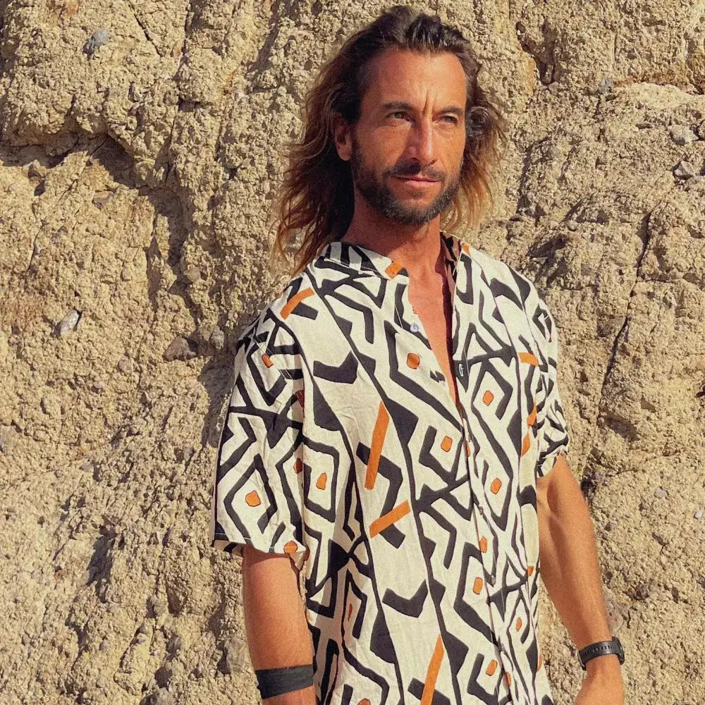 camisa hombre geométrica, camisa rayón estampada, camisa bohemia hombre, camisa ligera verano, camisa cuello mao hombre, camisa estampado tribal.