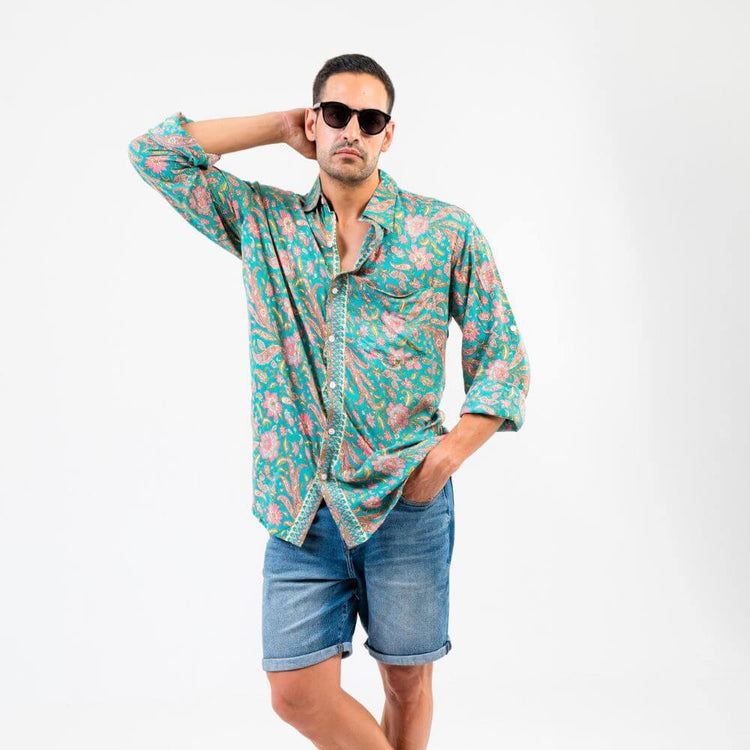 camisa bohemia hombre, camisa rayón estampada, camisa geométrica hombre, camisa verano ligera, moda ibicenca masculina, camisa oversize hombre Arena Formentera