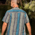 camisa hombre tribal azul, camisa bohemia rayón, camisa ligera verano, camisa estampada hombre, camisa cuello mao tribal. hombre arena formentera