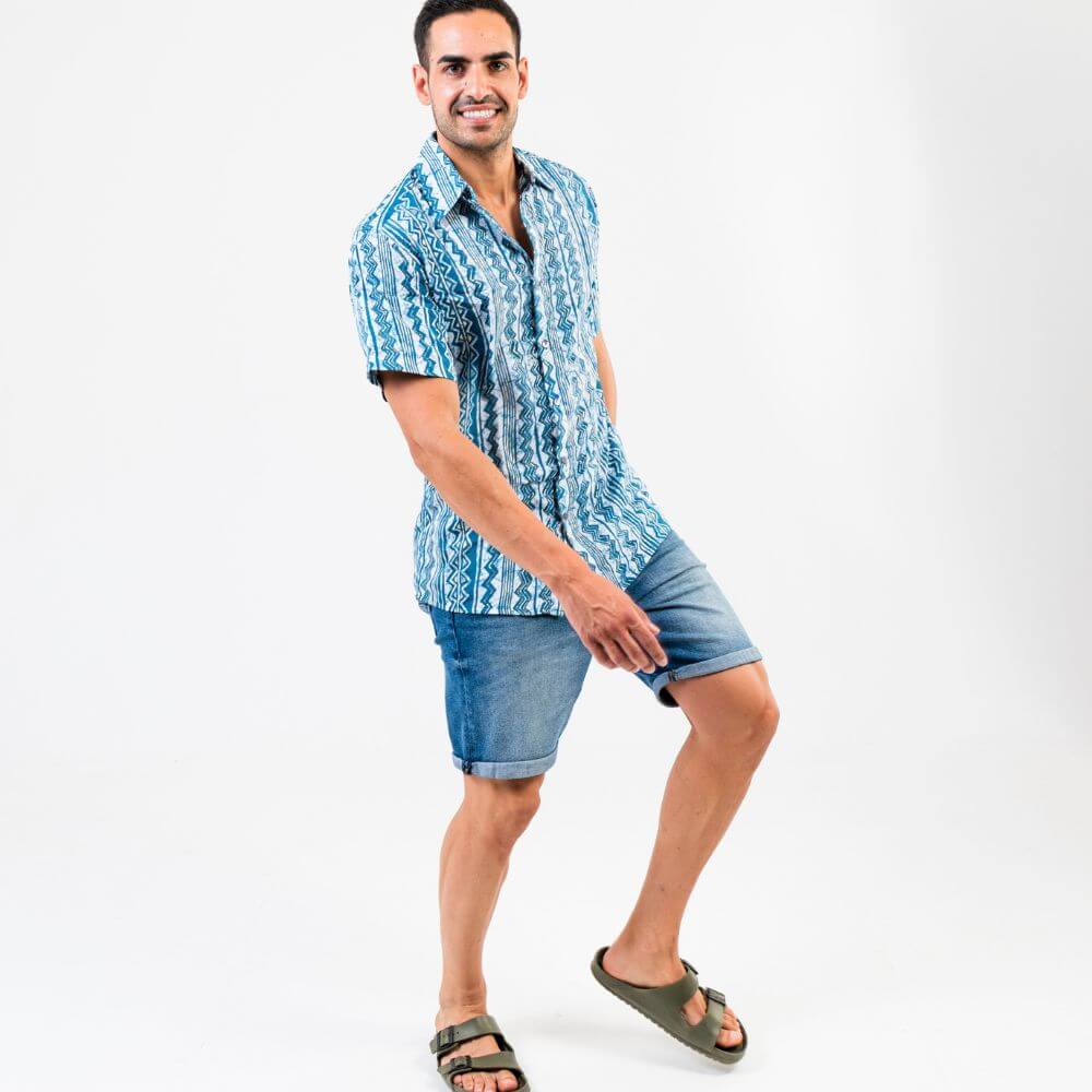 camisa con estampado geométrico hombre arena formentera