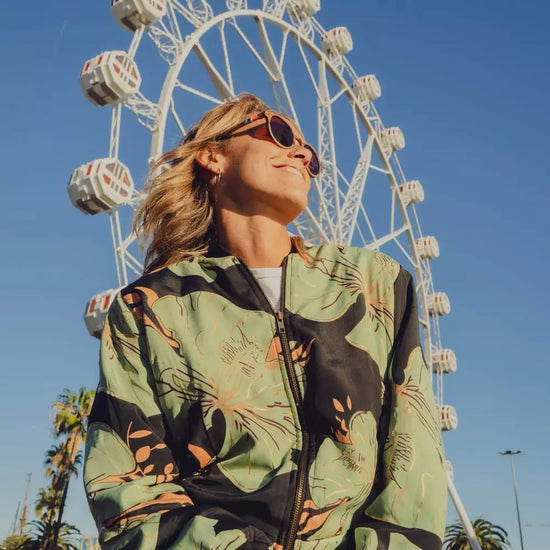 chaqueta bomber estampada mujer, bomber boho chic, chaqueta ligera polar, bomber new saari, chaqueta bohemia otoño invierno, bomber estampada casual, chaqueta arena formentera, bomber oversize mujer