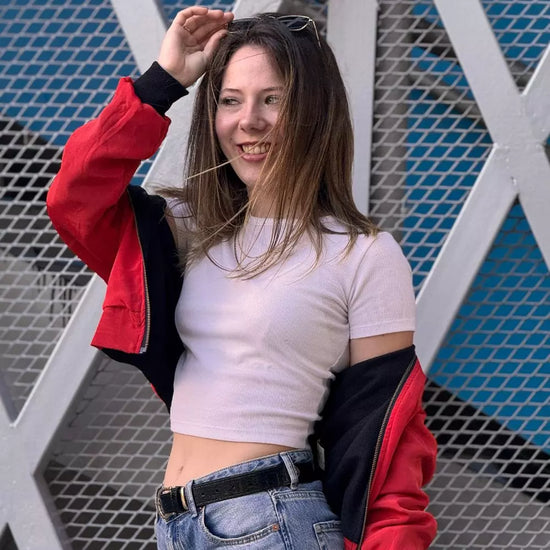 Chaqueta-Bomber roja , Paula