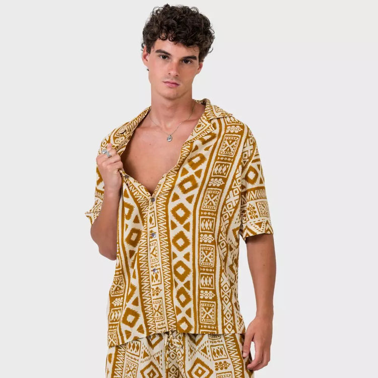 conjunto dos piezas camisas y bermudas hombre arena formentera