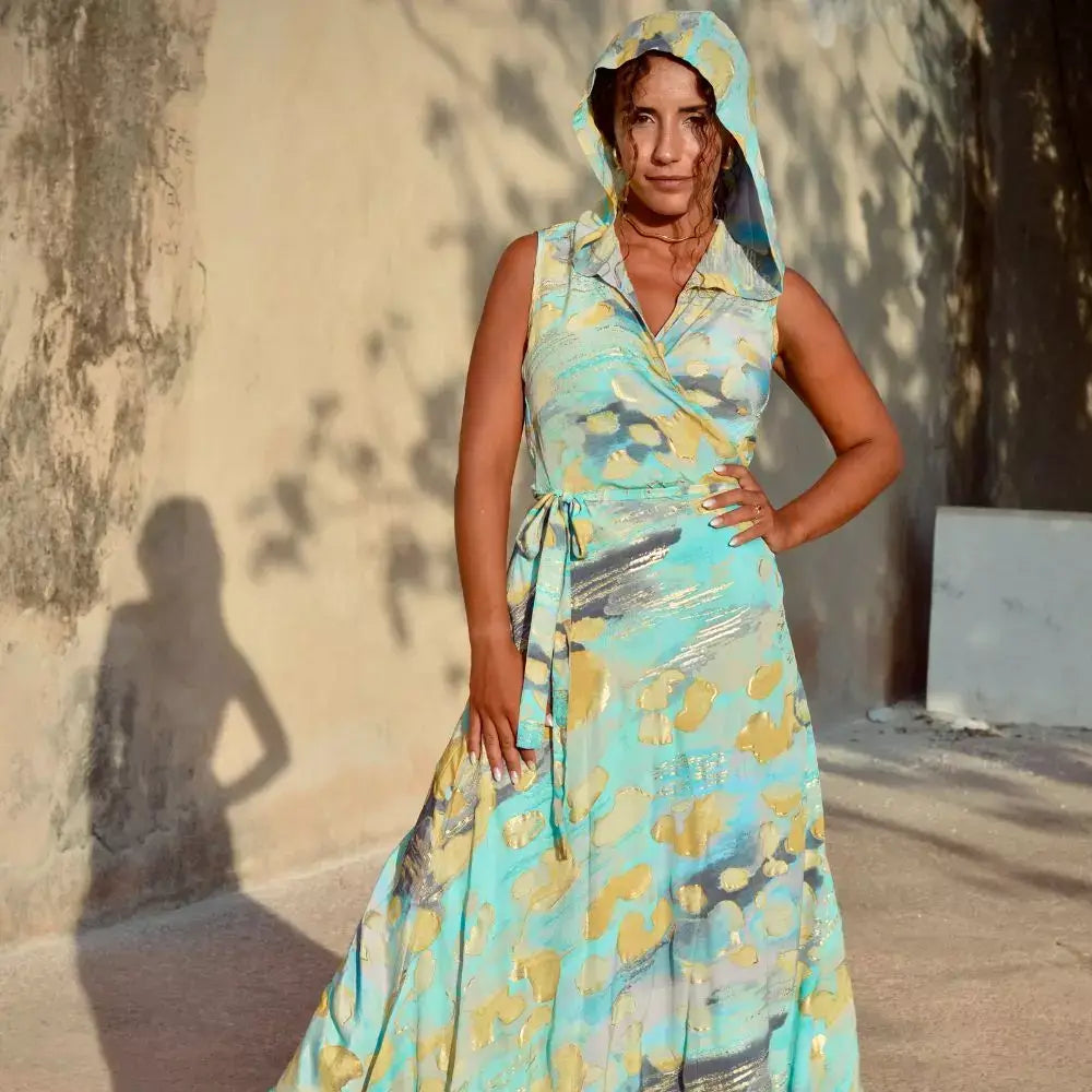 vestido largo con capucha mujer arena formentera