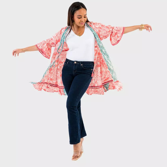 kimono bohemio, kimono mujer verano, kimono new saari, kimono seda india, kimono ligero con volantes, kimono oversize, kimono desabillé, kimono casual chic, kimono playa, kimono elegante mujer