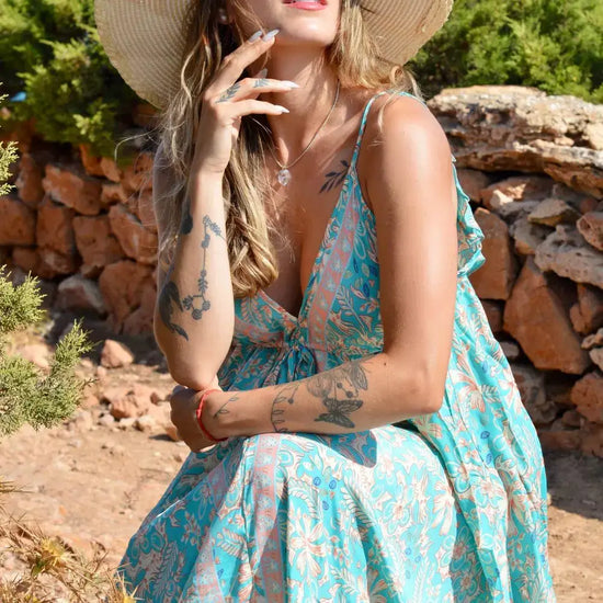 vestido largo bohemio con escote en la espalada mujer arena formentera